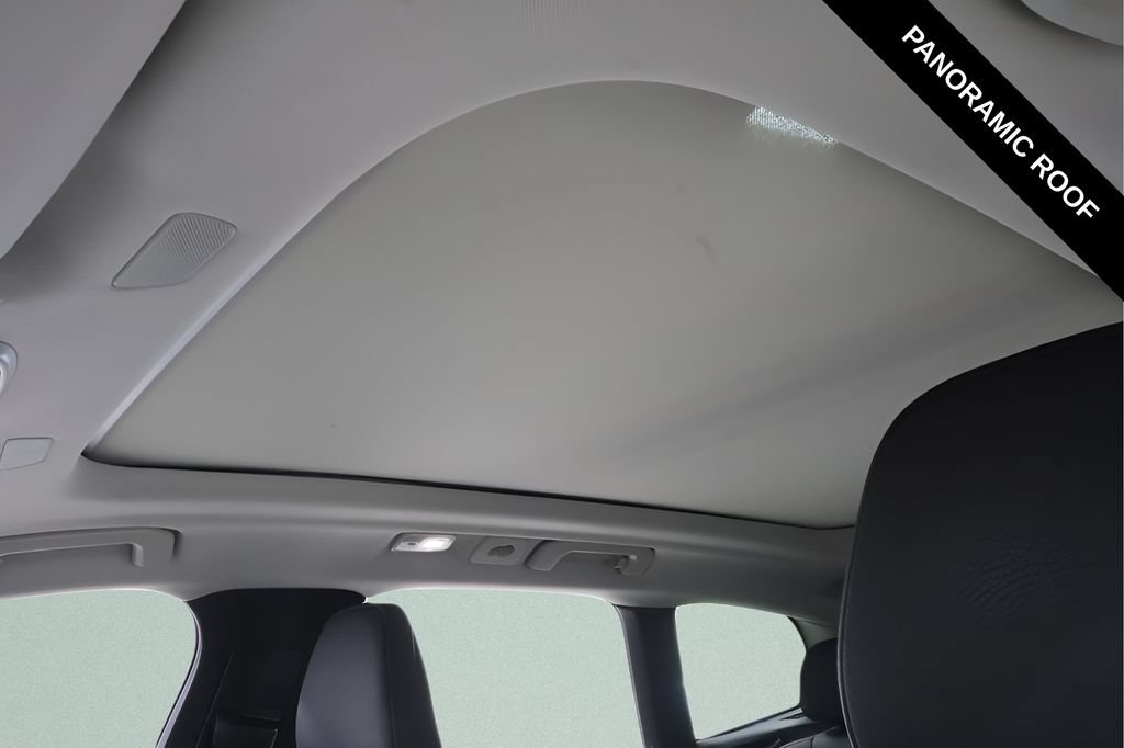 Used 2025 Volvo XC60 B5 Plus w/ Protection Package Premier AWD/4WD image 19