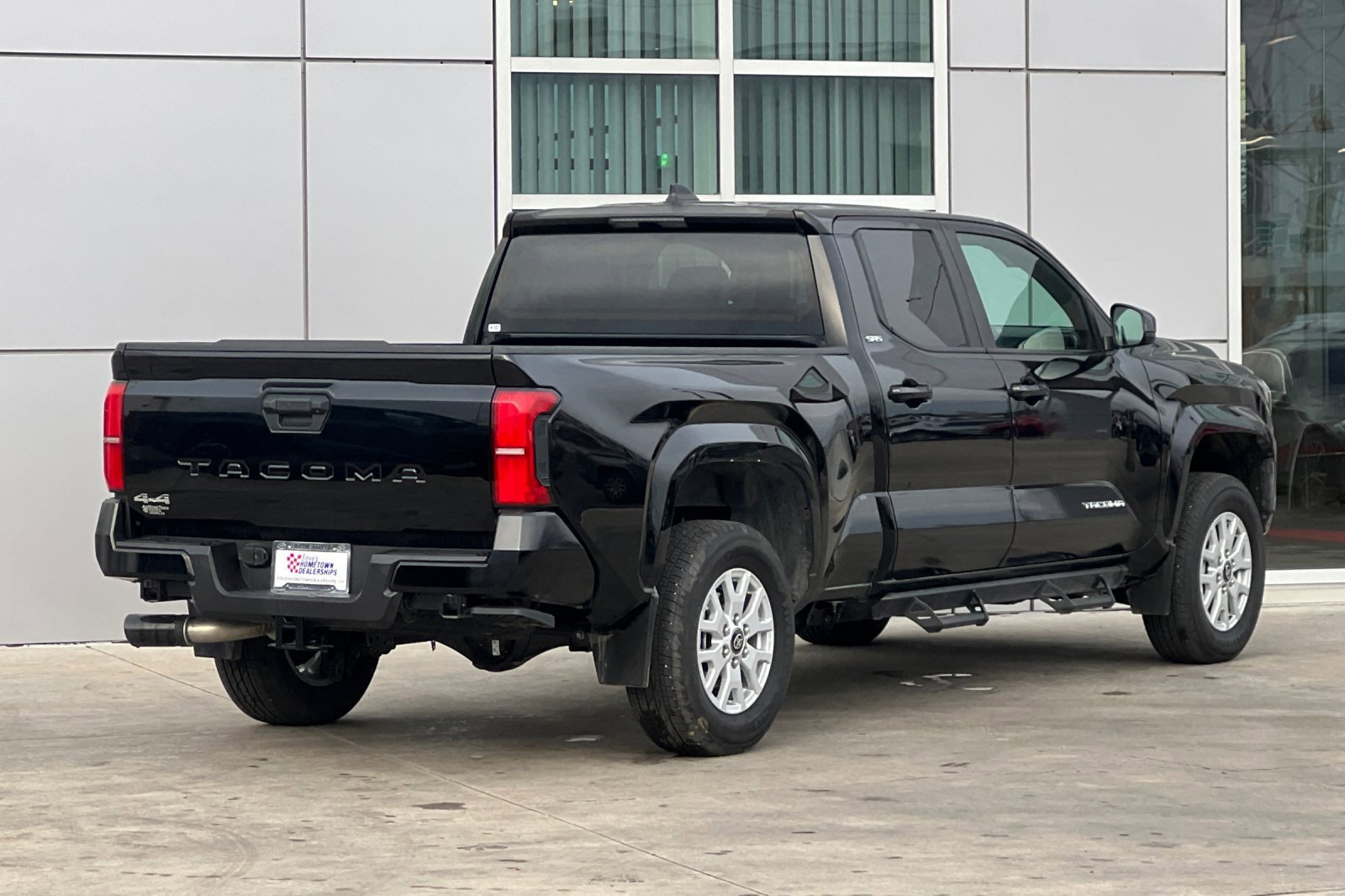 Used 2024 Toyota Tacoma SR5 image 4