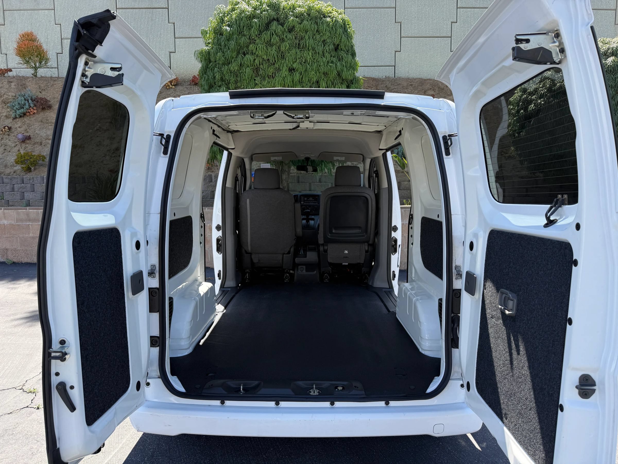 Used 2020 Nissan NV200 SV w/ Back Door Glass Package FWD image 24