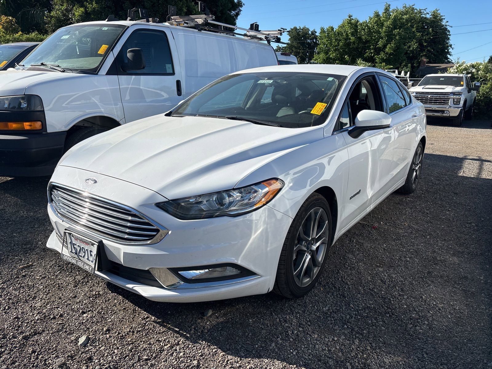 Used 2017 Ford Fusion SE w/ Equipment Group 601A FWD image 2