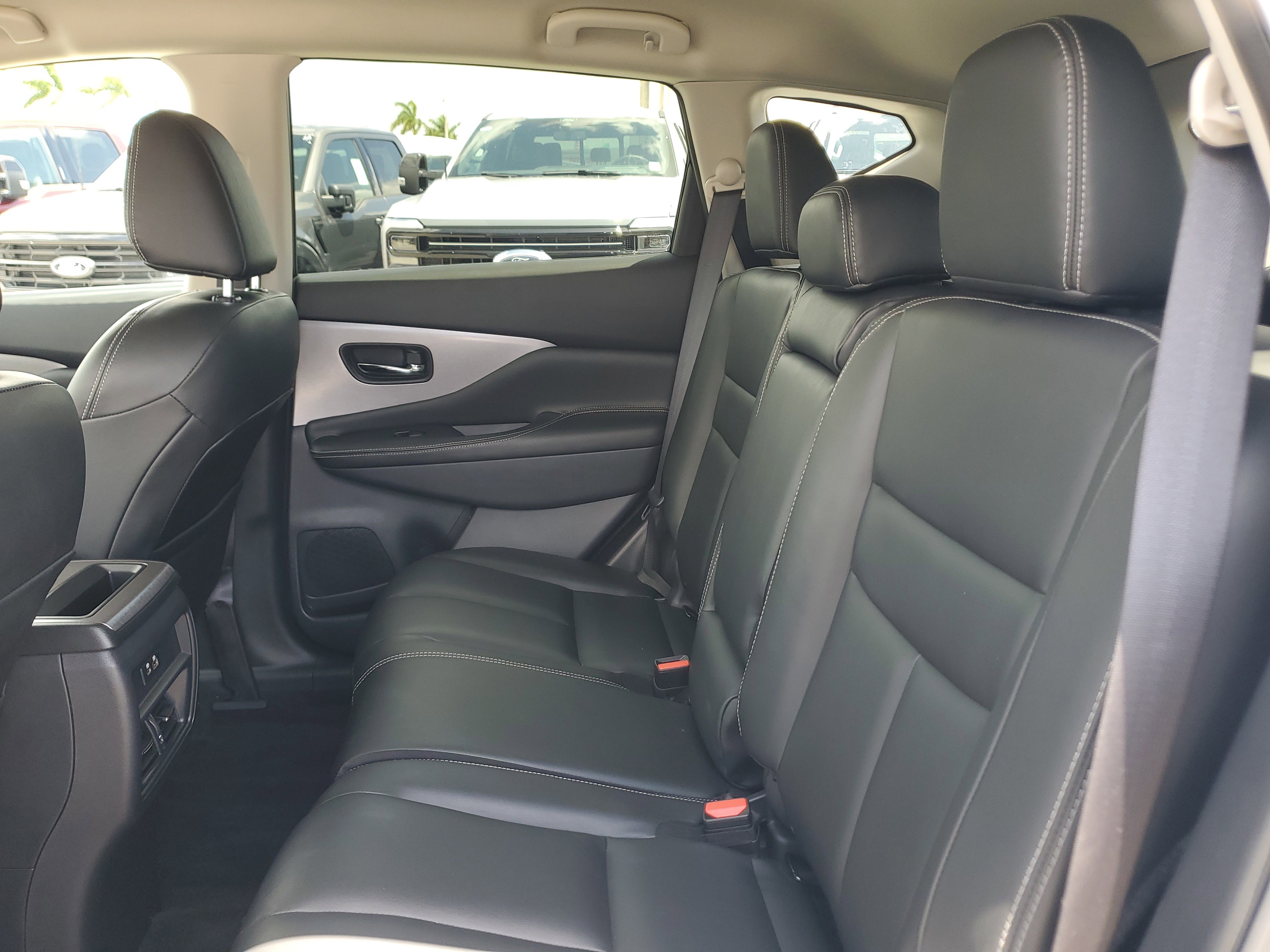 Certified 2024 Nissan Murano SV w/ SV Midnight Edition Package FWD image 12