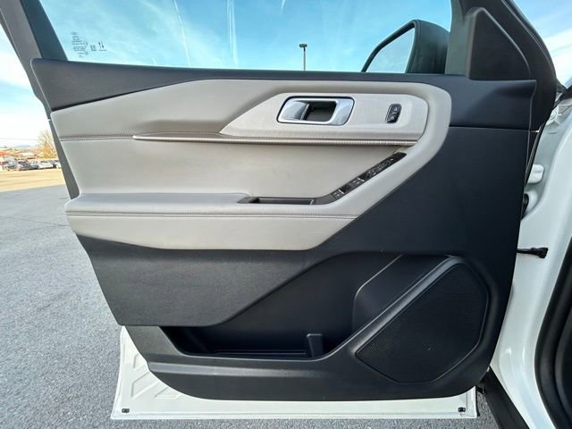 Used 2025 Ford Explorer Active w/ Active Comfort Package image 29