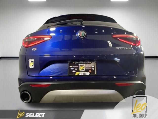 Used 2018 Alfa Romeo Stelvio Ti AWD/4WD image 4