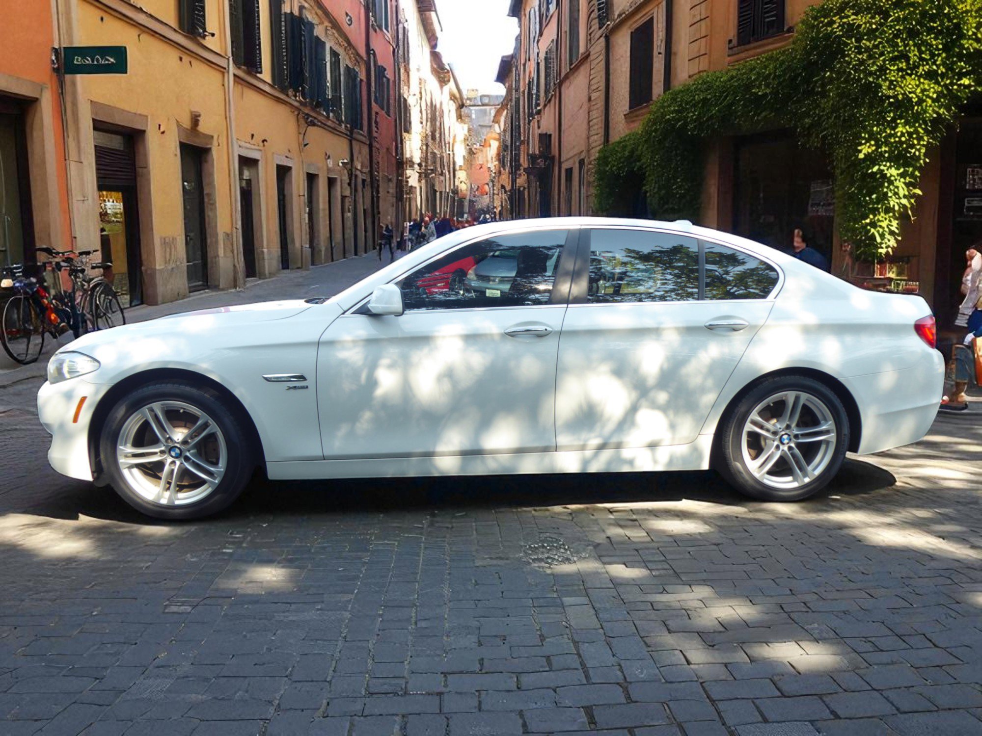 Used 2011 BMW 535i xDrive Sedan image 7
