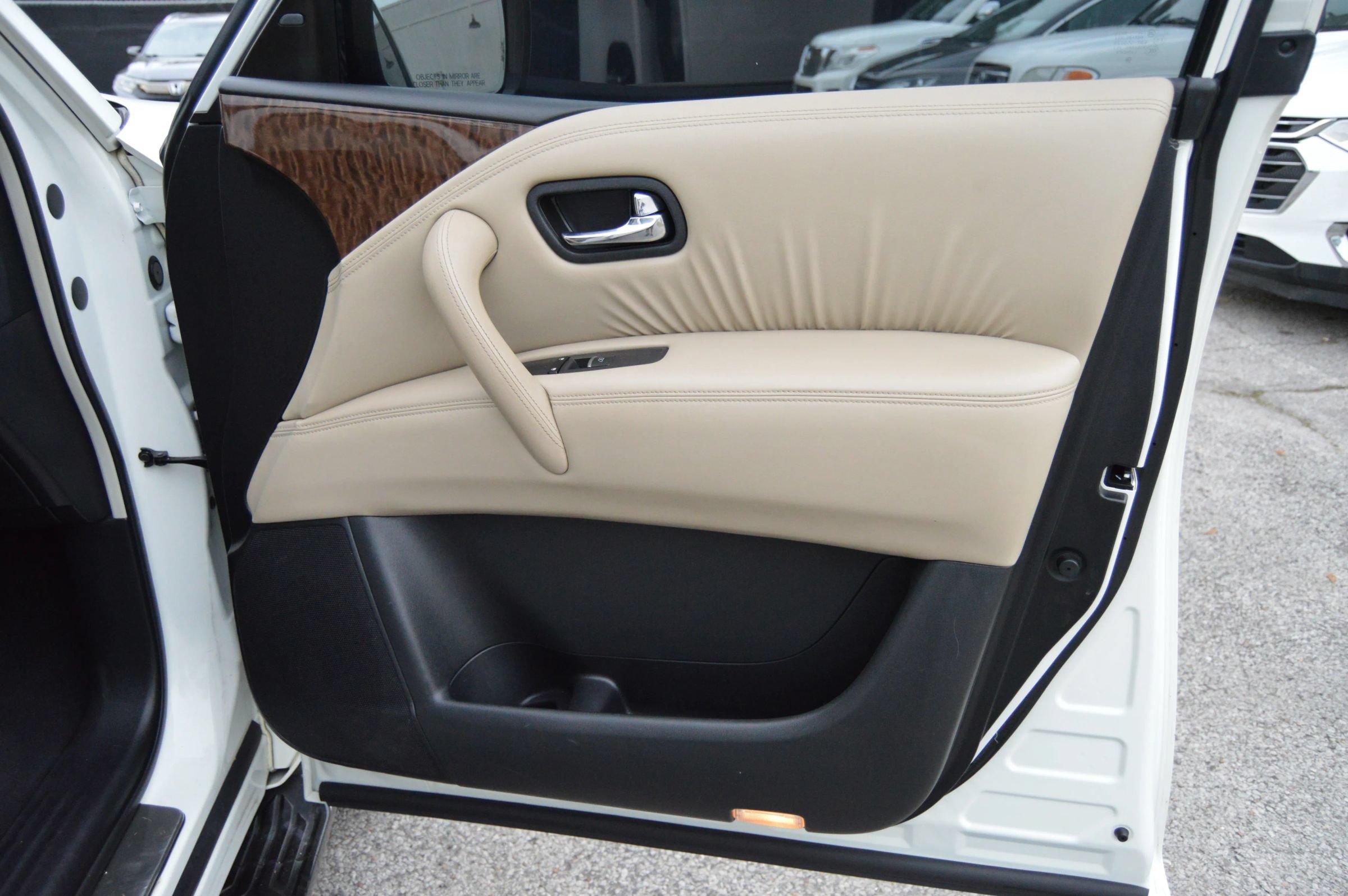 Used 2017 Nissan Armada Platinum w/ Captain Seat Package RWD image 26