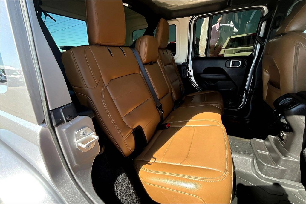 Used 2020 Jeep Wrangler Unlimited Sahara AWD/4WD image 29