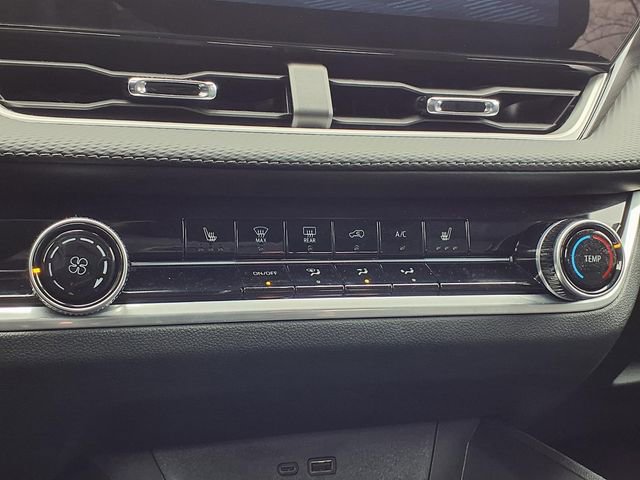 Used 2026 Chevrolet Equinox LT image 12