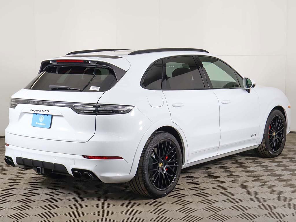 Used 2022 Porsche Cayenne GTS image 12