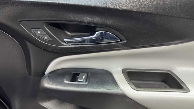 Used 2018 Chevrolet Equinox LS image 14