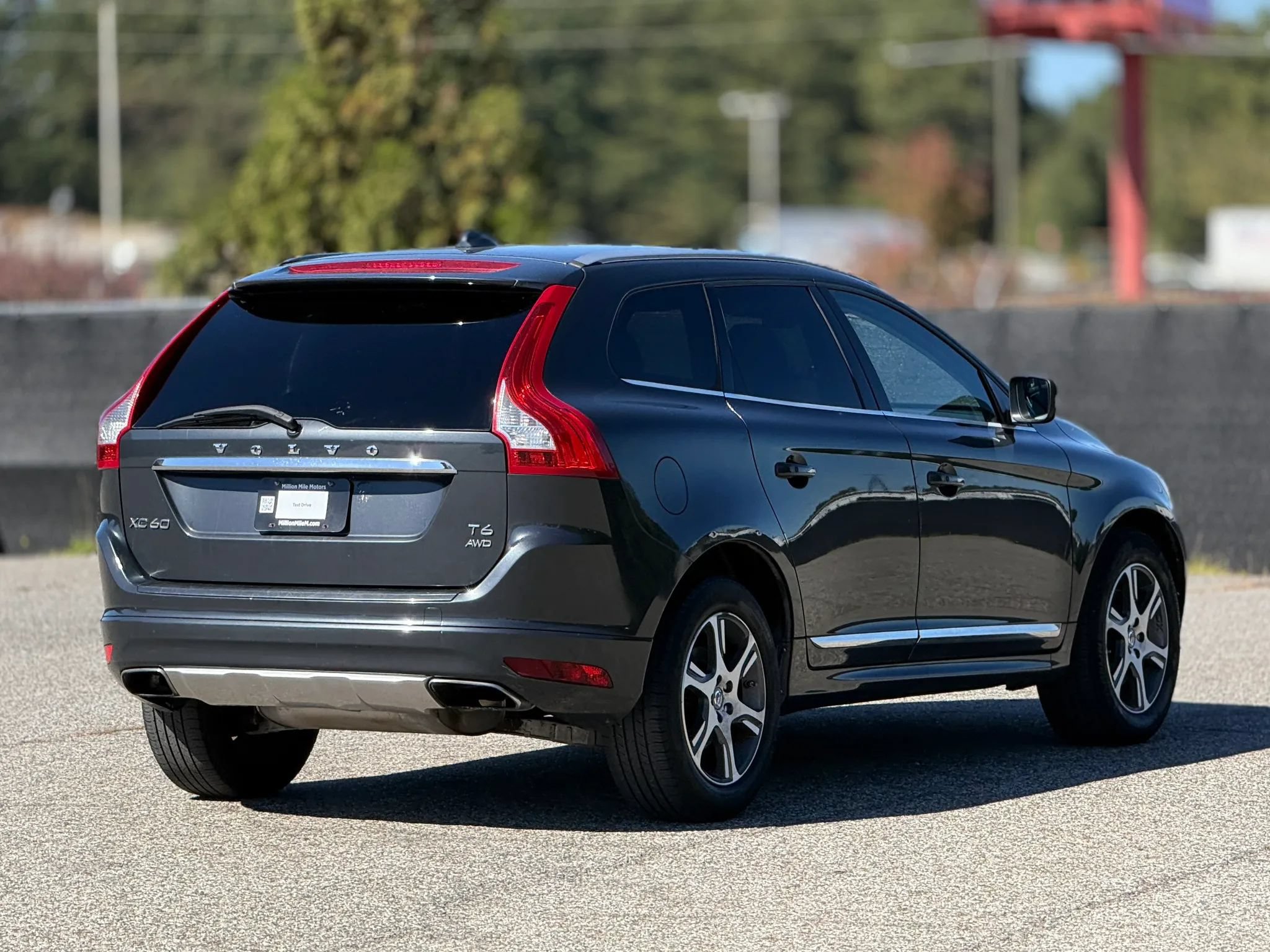 Used 2015 Volvo XC60 T6 AWD/4WD image 9