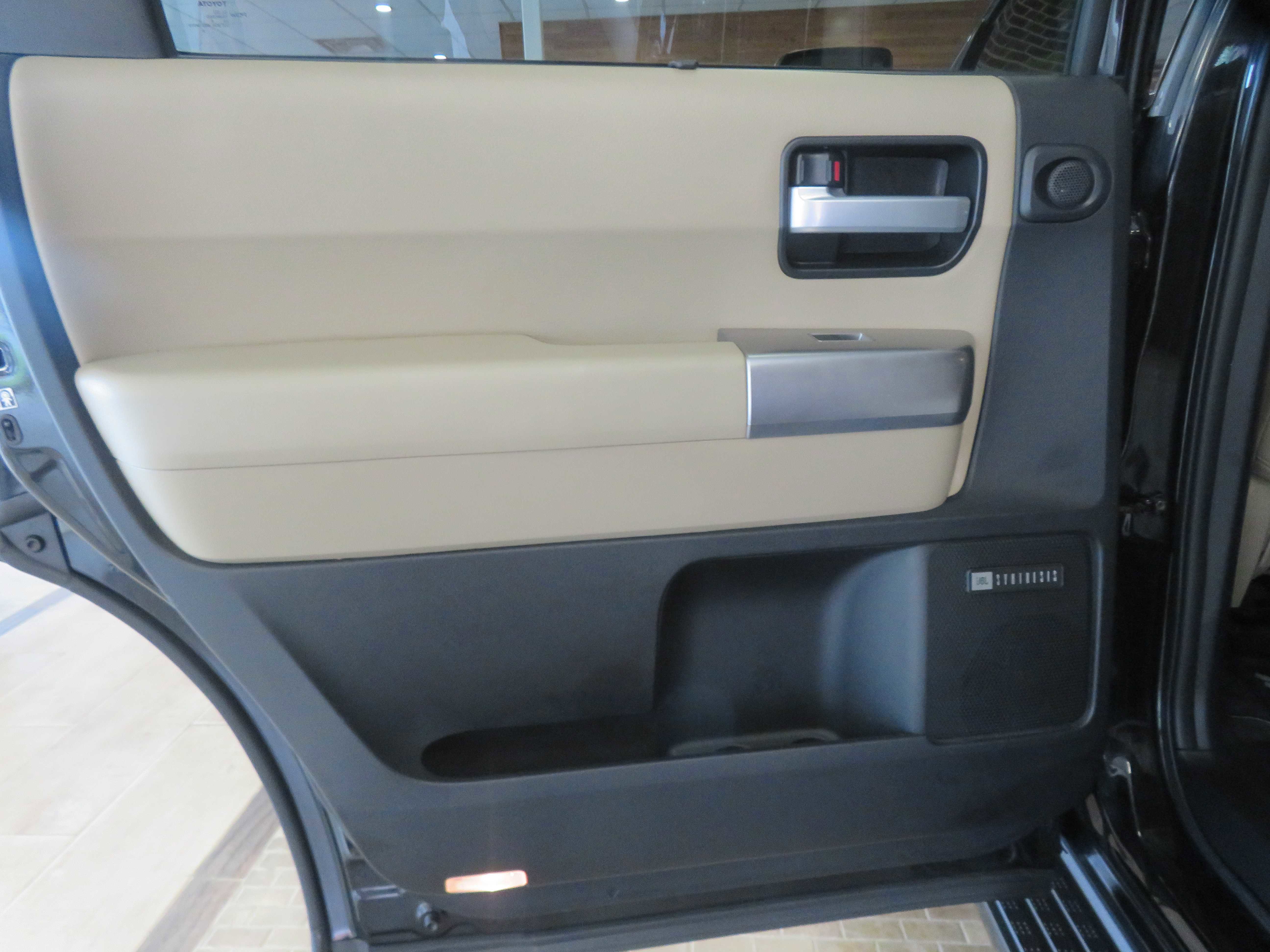Used 2019 Toyota Sequoia Limited w/ Safety & Convenience Package RWD image 18