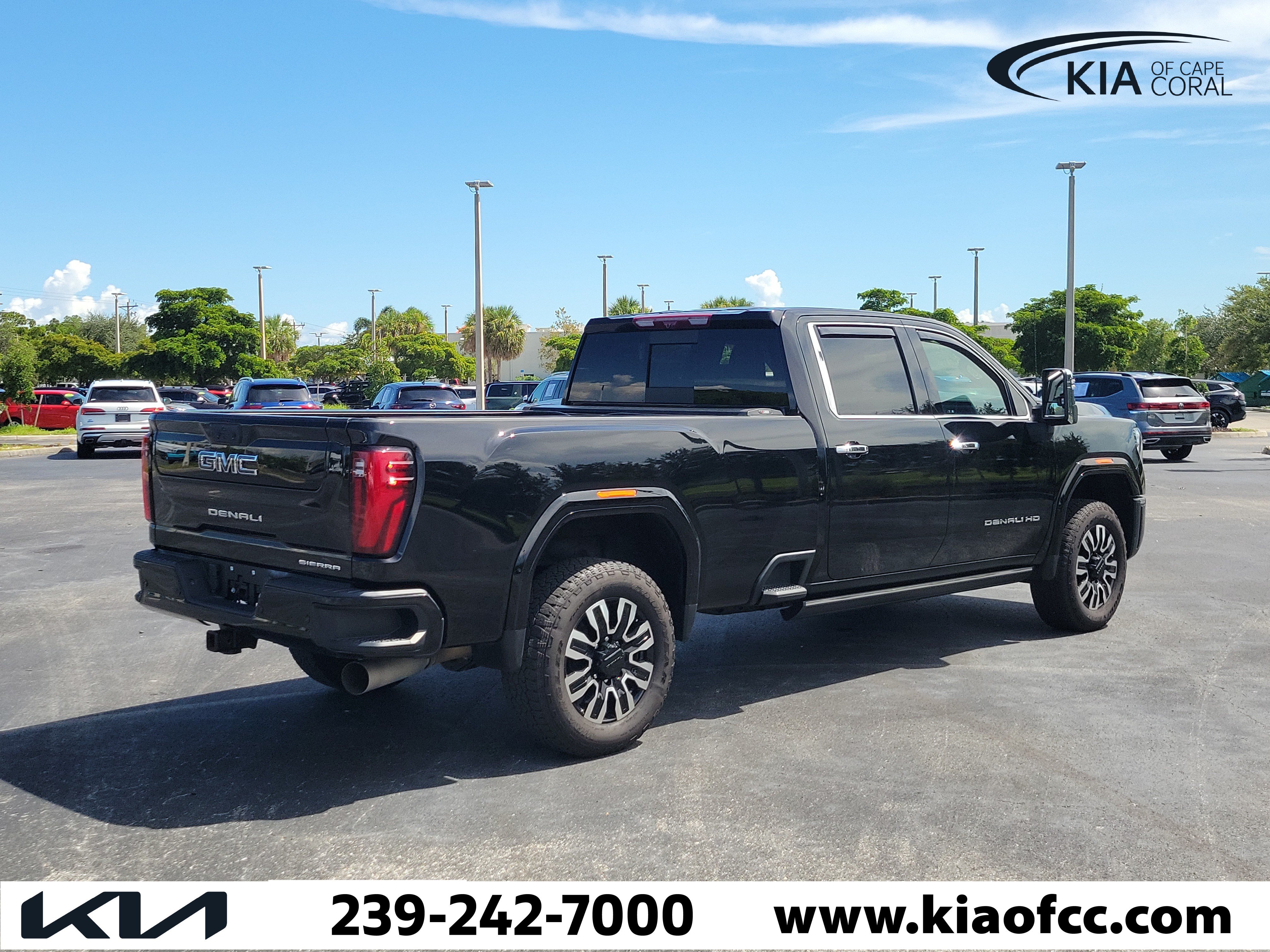 Used 2024 GMC Sierra 3500 Denali Ultimate AWD/4WD image 6