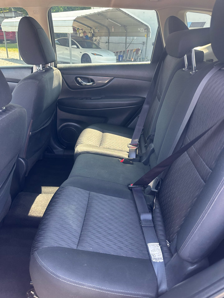 Used 2018 Nissan Rogue S AWD/4WD image 10
