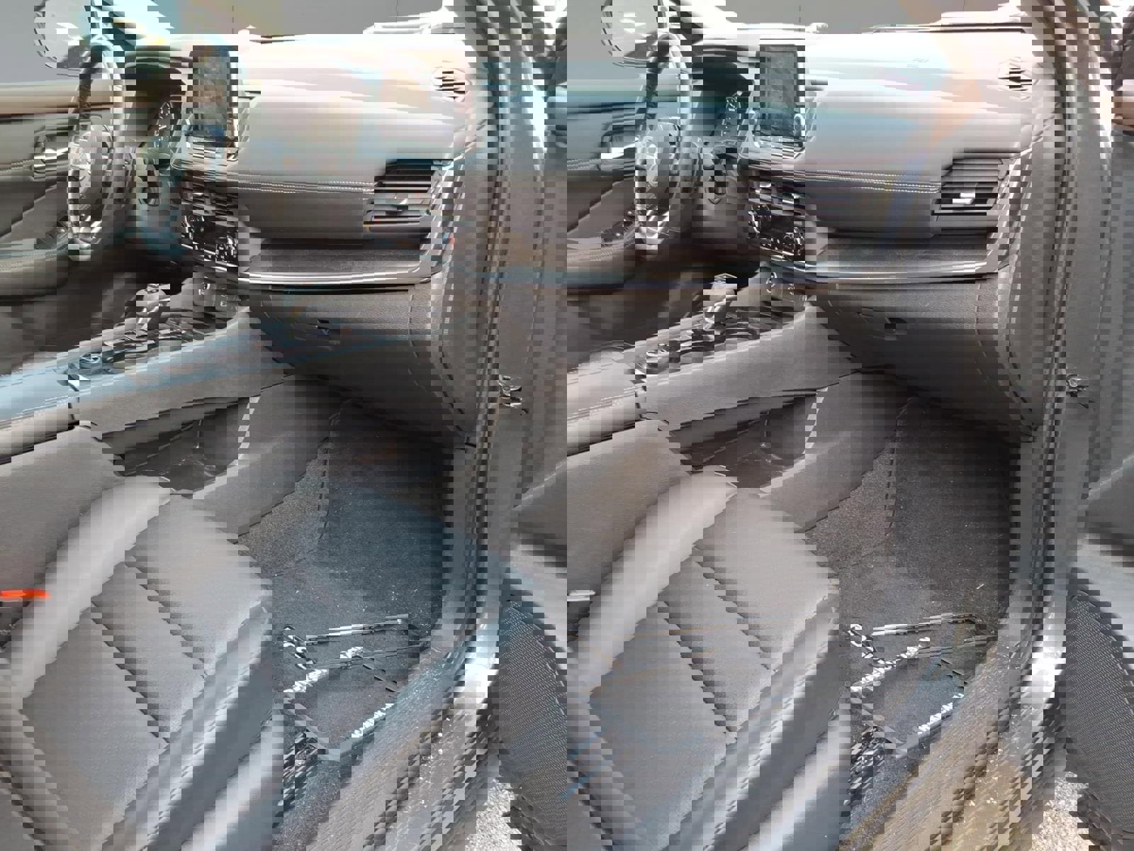 Used 2023 Nissan Rogue SV w/ SV Premium B Package image 8