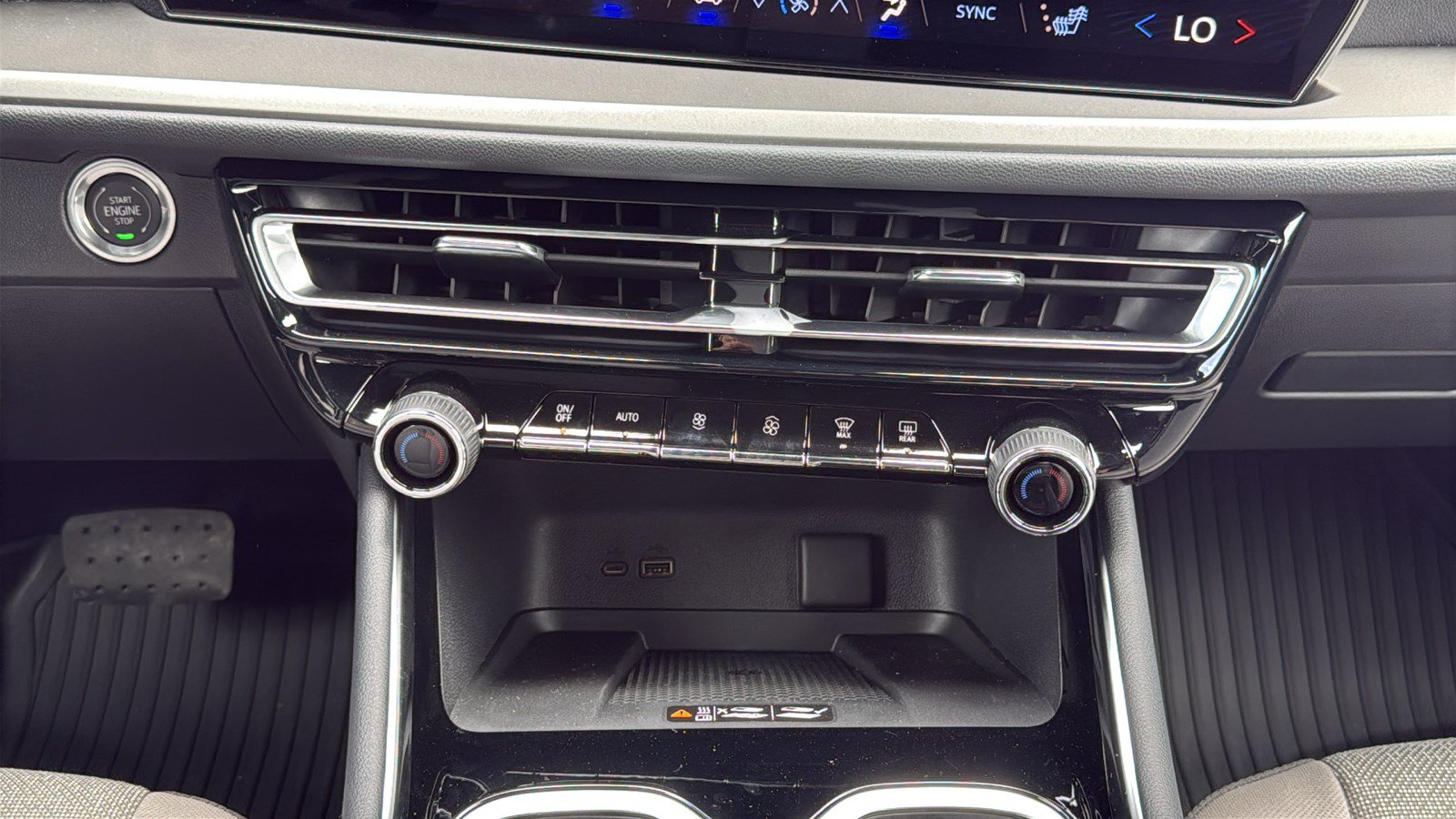 New 2026 Chevrolet Traverse LT w/ Driver Confidence Package FWD image 19