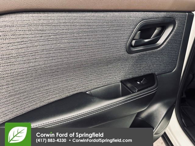 Used 2021 Nissan Rogue S image 17