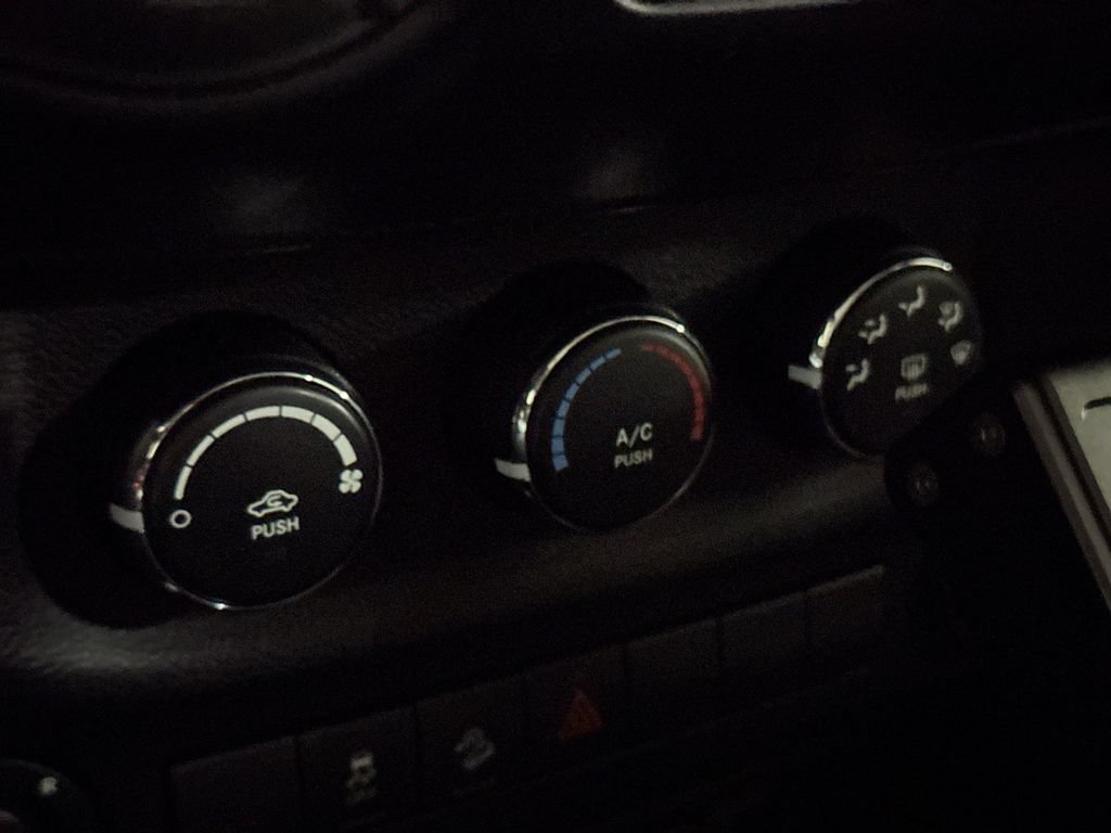 Used 2017 Jeep Wrangler Unlimited Sport w/ Quick Order Package 24S AWD/4WD image 16