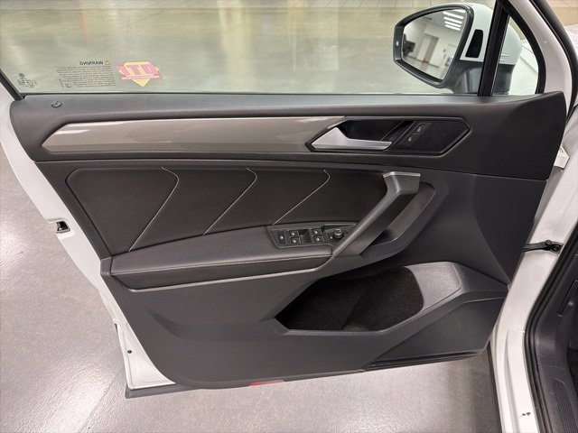Used 2023 Volkswagen Tiguan SE image 18
