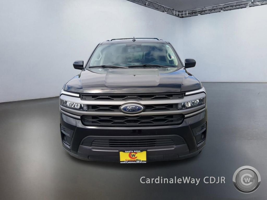 Used 2024 Ford Expedition XLT AWD/4WD image 2