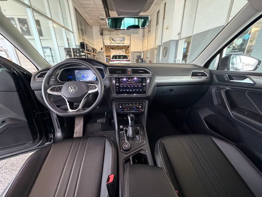 Used 2022 Volkswagen Tiguan SE AWD/4WD image 18