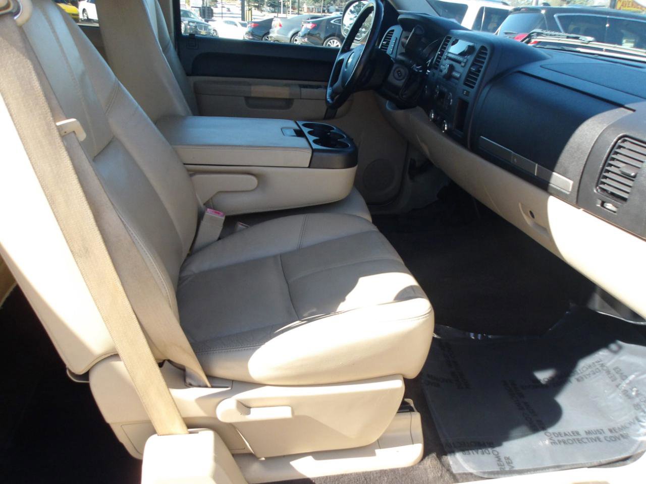 Used 2011 Chevrolet Silverado 1500 LT w/ Regional Value Package AWD/4WD image 10