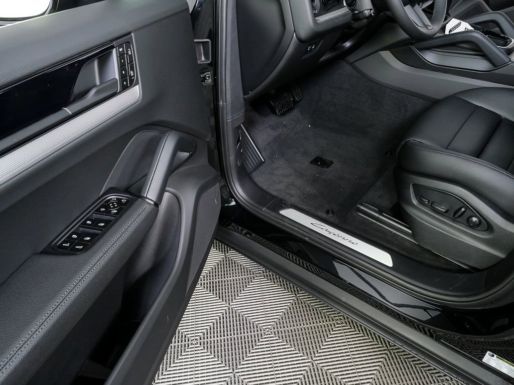 New 2026 Porsche Cayenne image 8