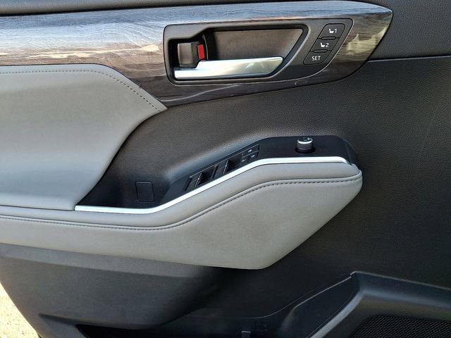 Certified 2021 Toyota Highlander Platinum image 13