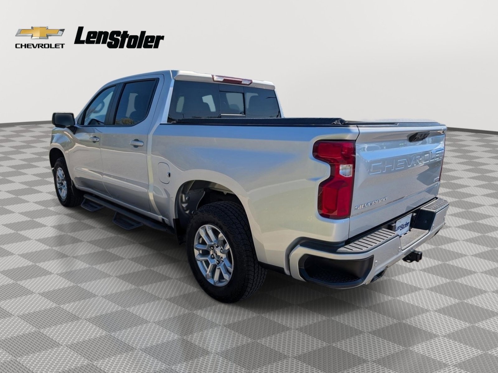Used 2022 Chevrolet Silverado 1500 RST w/ Convenience Package II AWD/4WD image 3
