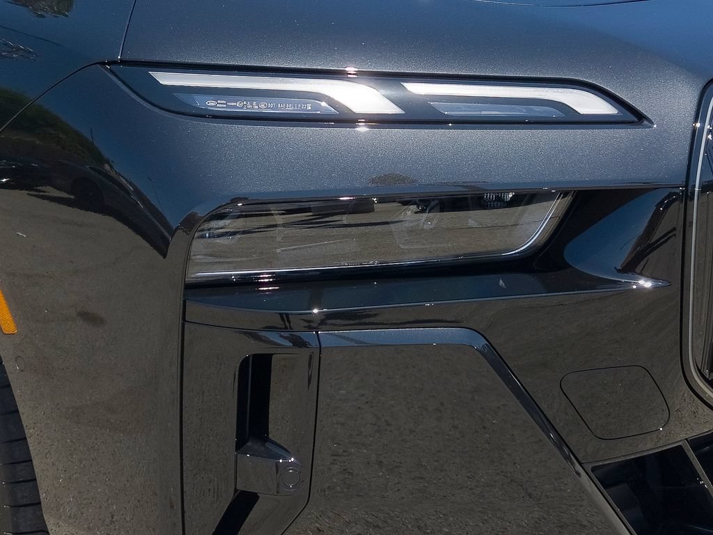 New 2026 BMW 750e xDrive w/ Premium Package AWD/4WD image 6