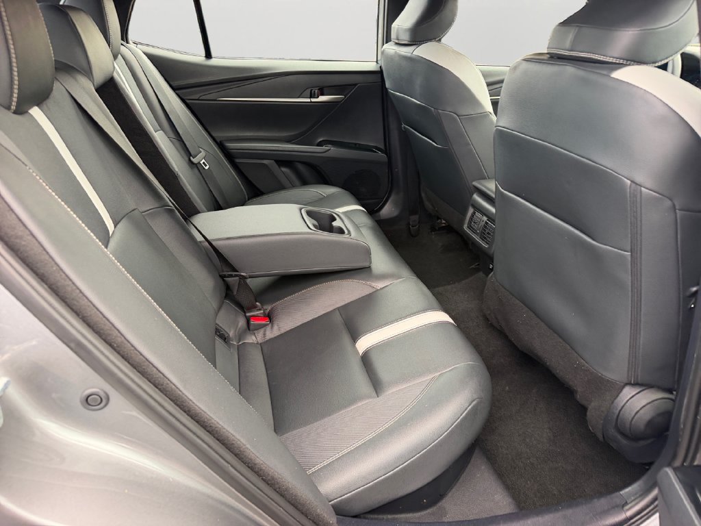 Used 2025 Toyota Camry SE FWD image 8