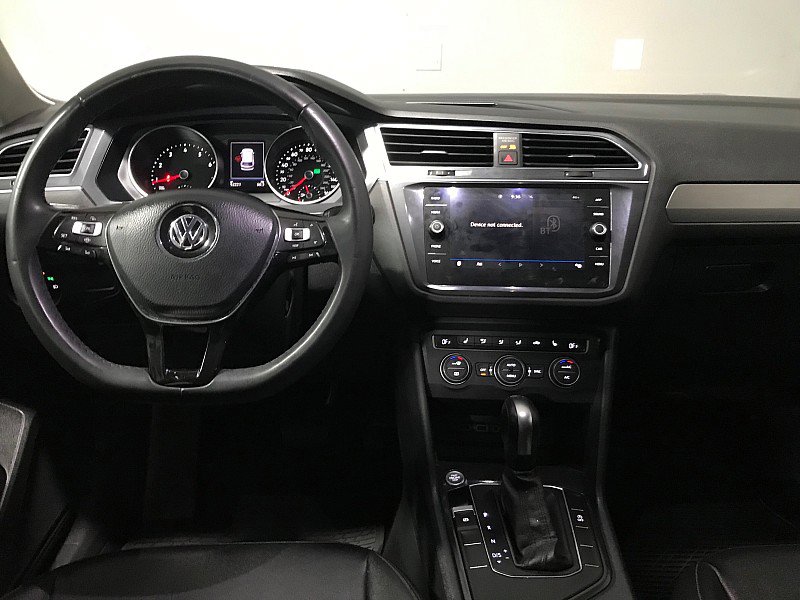 Used 2020 Volkswagen Tiguan SE w/ Panoramic Sunroof Package image 21