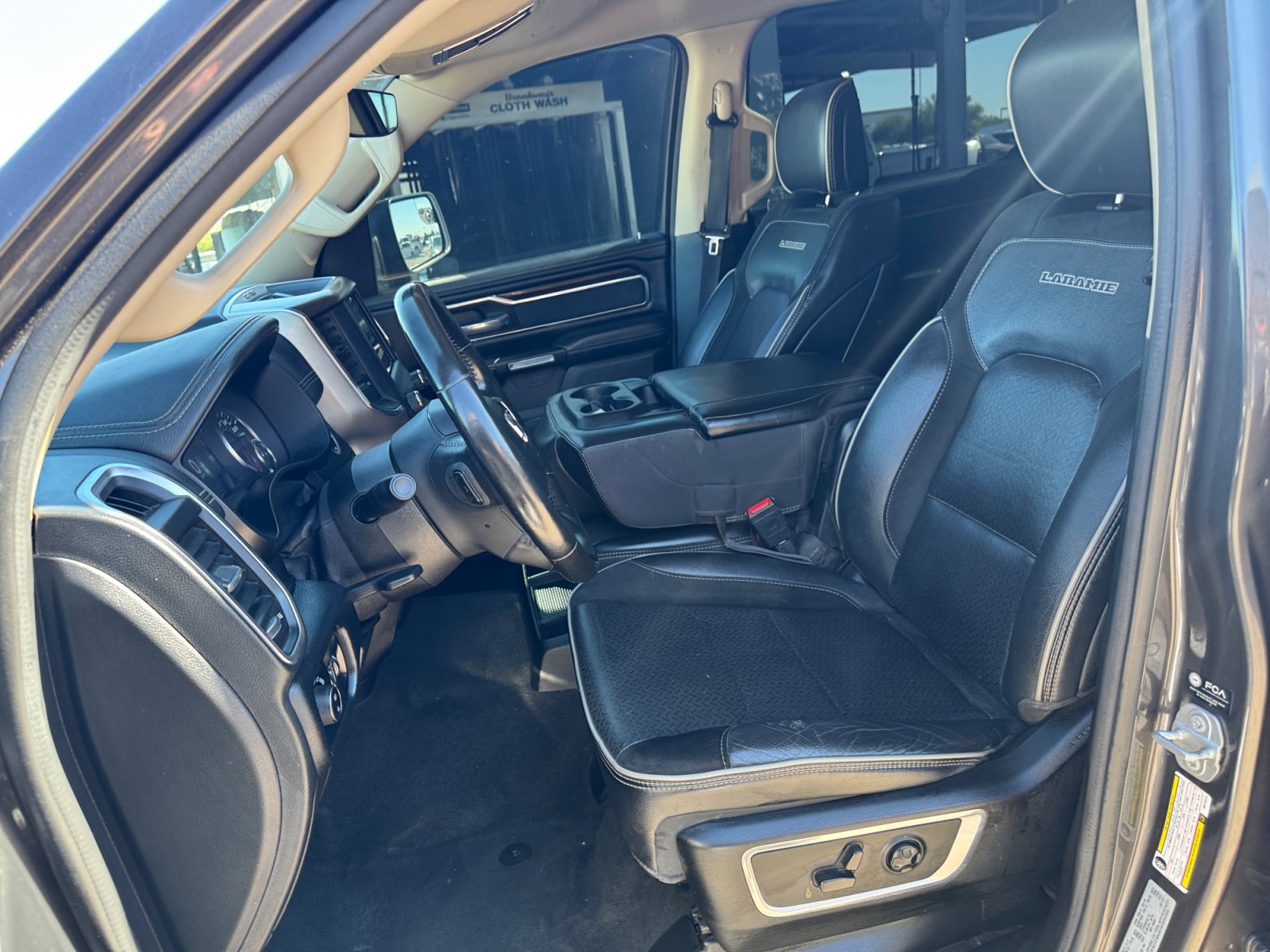 Used 2021 RAM 1500 Laramie w/ Off Road Group AWD/4WD image 14