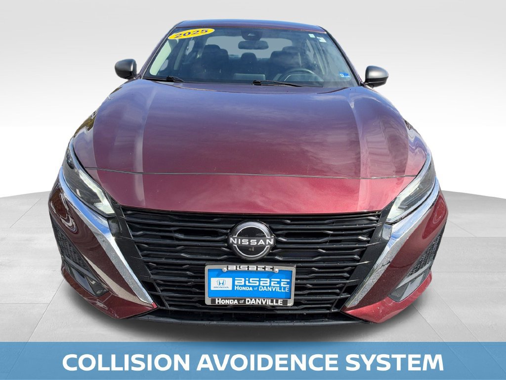 Used 2025 Nissan Altima 2.5 SV FWD image 11