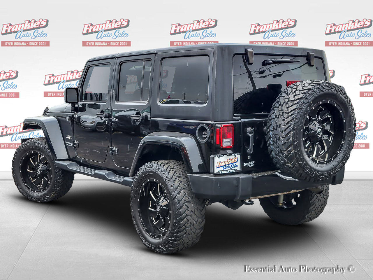 Used 2018 Jeep Wrangler Unlimited Sahara AWD/4WD image 6