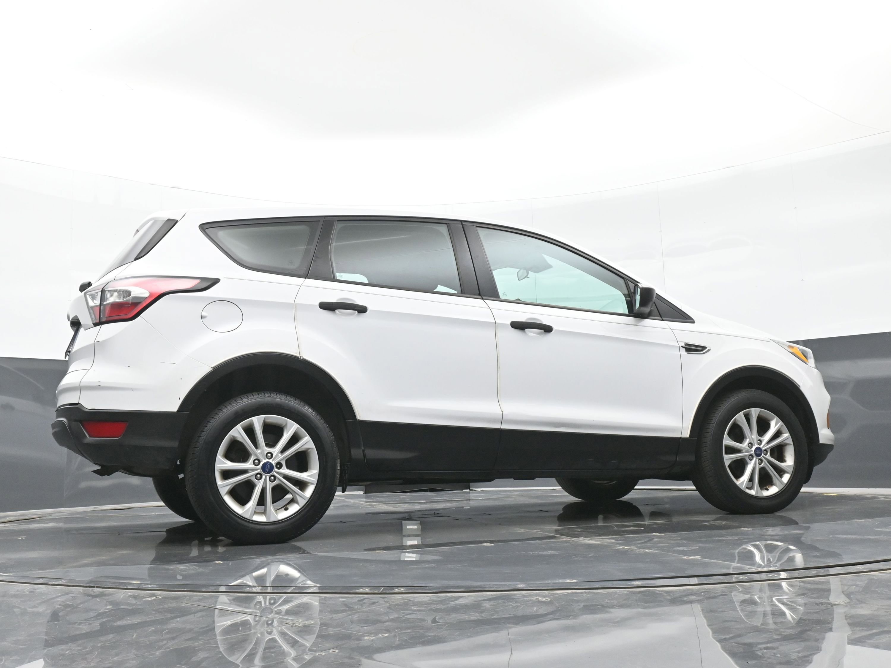 Used 2017 Ford Escape S image 40