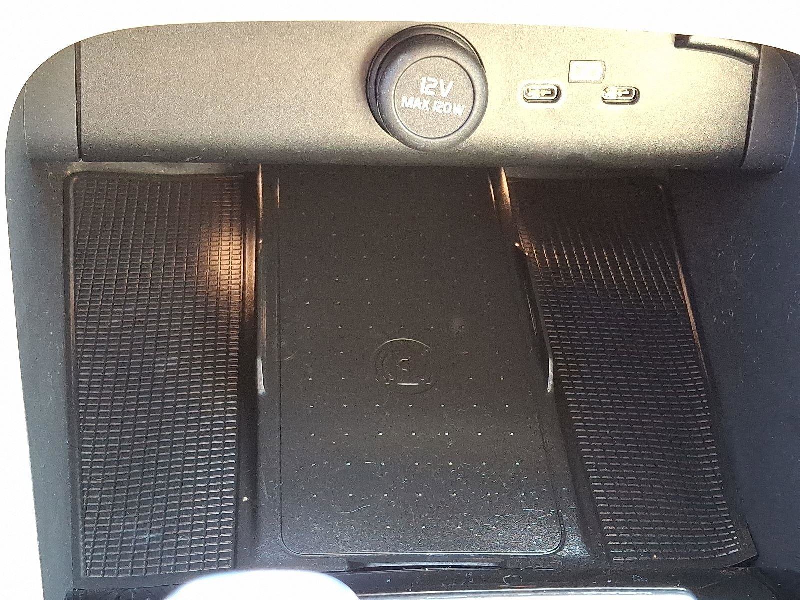 Certified 2023 Volvo XC40 B4 Plus w/ Climate Package image 26