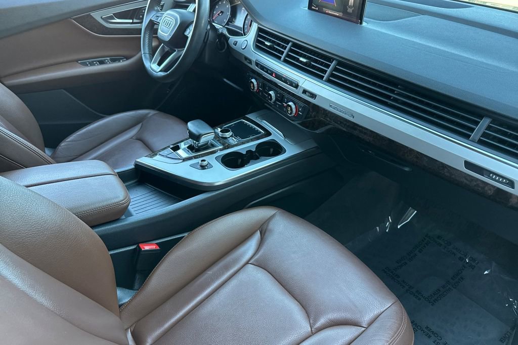 Used 2019 Audi Q7 2.0T Premium w/ Towing Package image 14