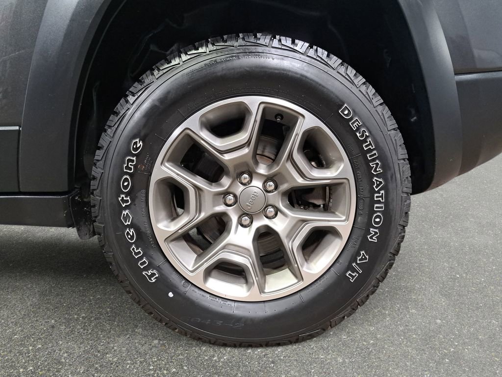 Certified 2022 Jeep Cherokee Trailhawk image 31