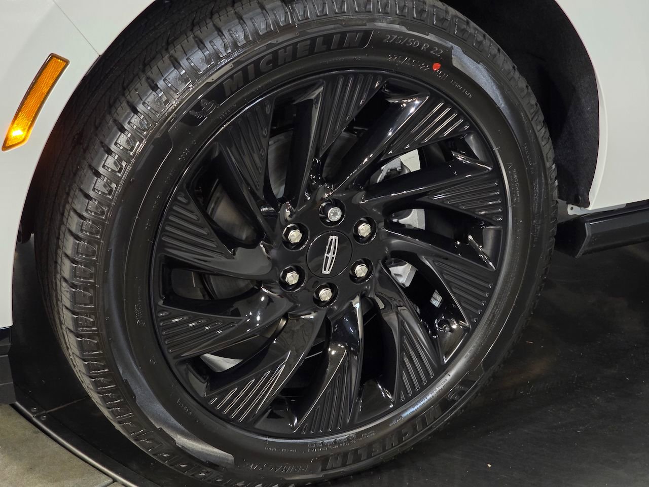 New 2025 Lincoln Navigator Reserve w/ Jet Appearance Package image 12