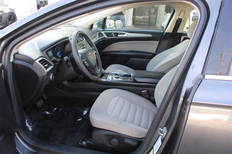 Used 2018 Ford Fusion S image 9