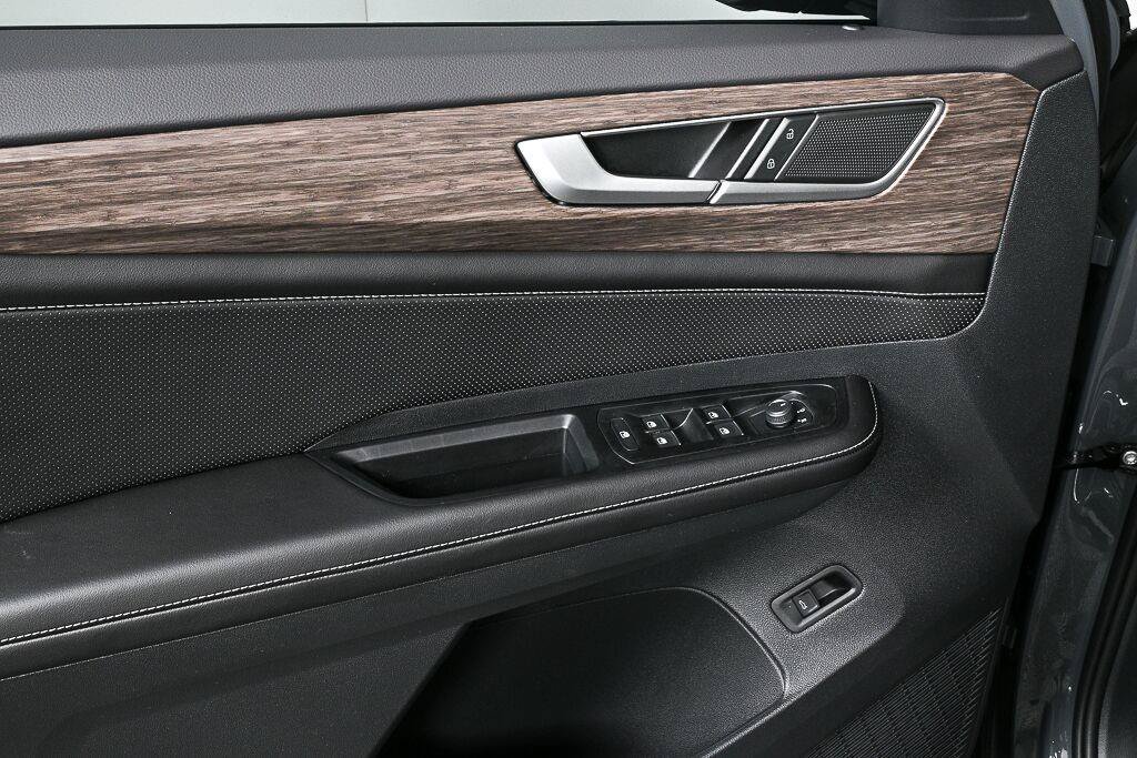 New 2026 Volkswagen Atlas SEL AWD/4WD image 9