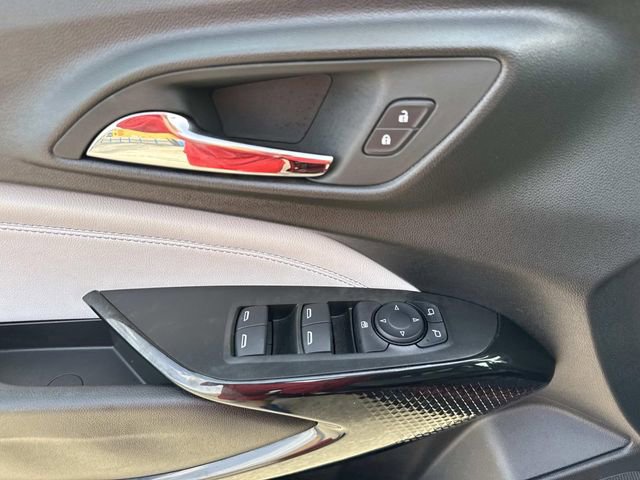 Used 2025 Chevrolet Trax LT w/ LT Convenience Package FWD image 42