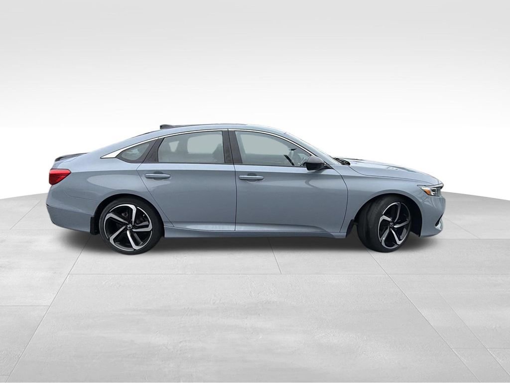 Used 2022 Honda Accord Sport image 2