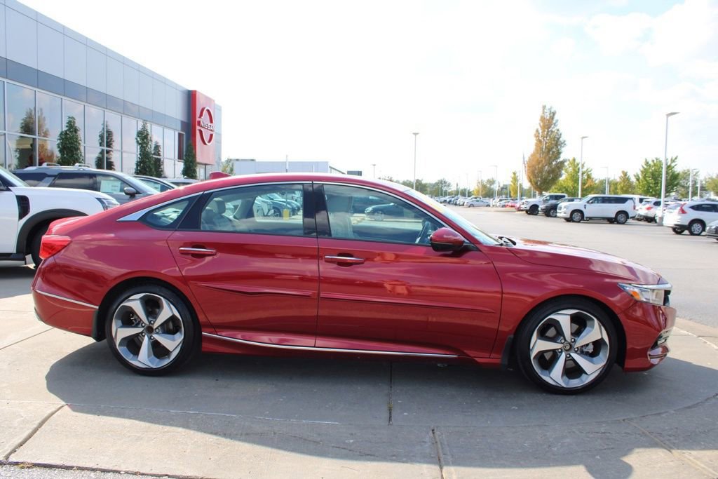 Used 2020 Honda Accord Touring image 6