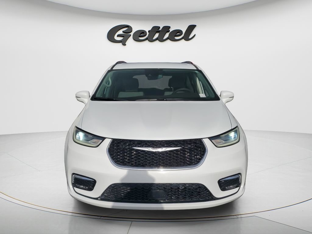 Used 2021 Chrysler Pacifica Touring image 1