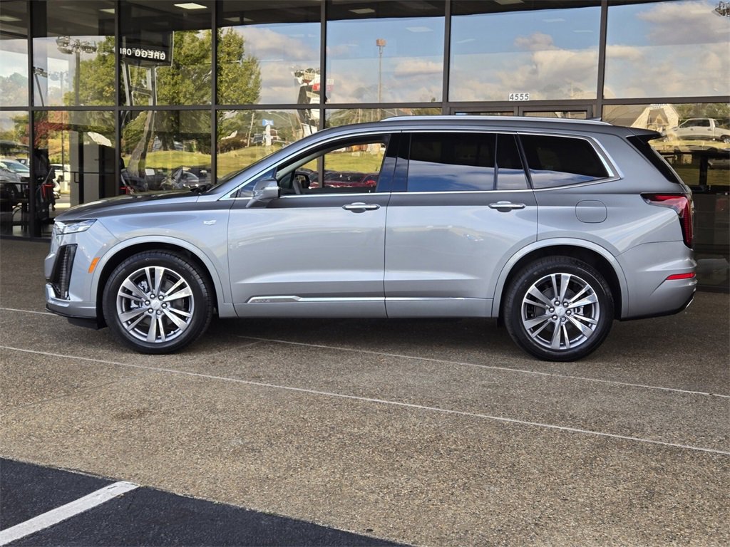 Used 2025 Cadillac XT6 Premium Luxury image 3