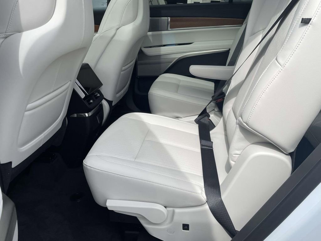 New 2026 Cadillac Vistiq Sport image 12