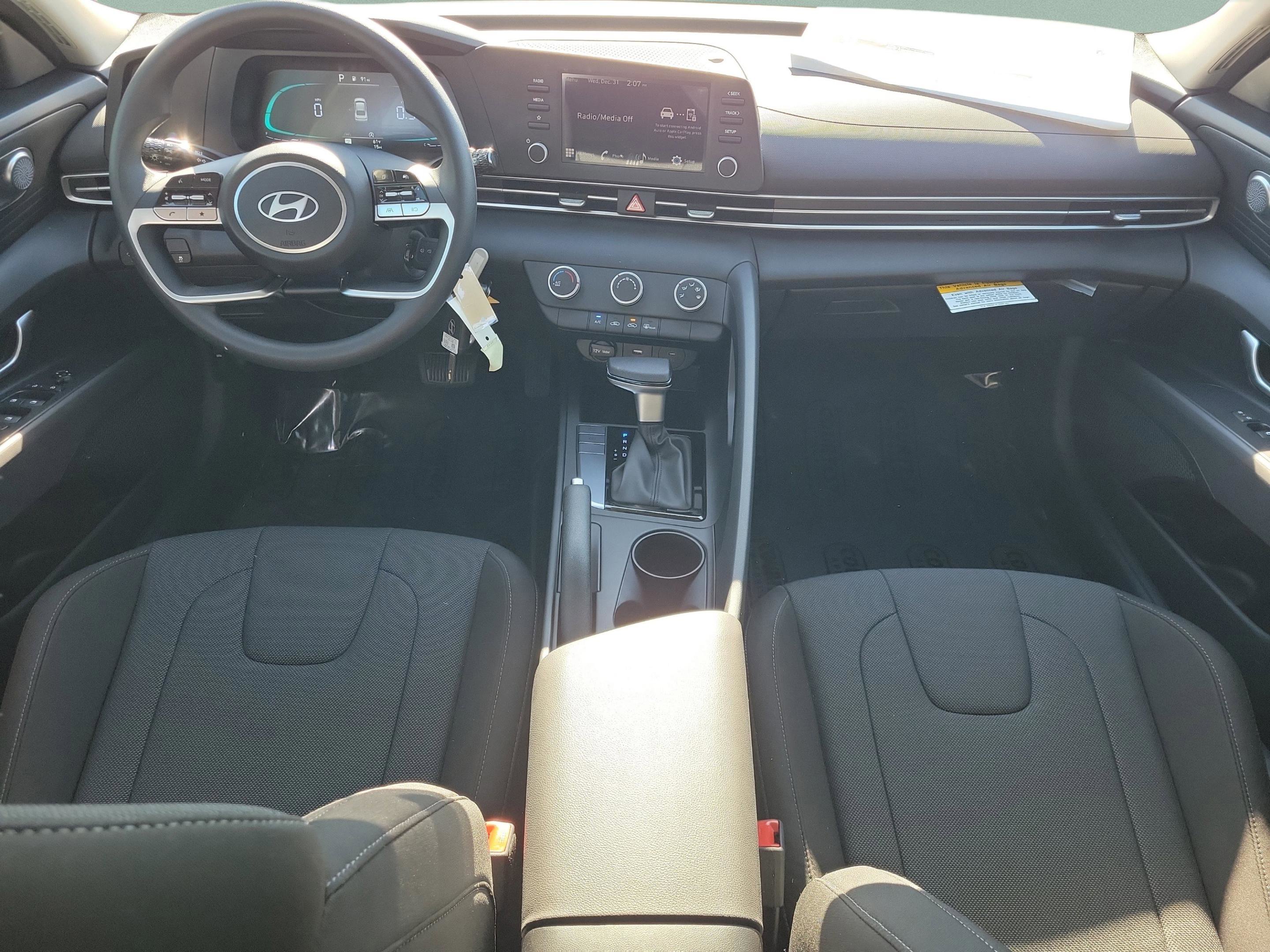 New 2026 Hyundai Elantra SE image 13