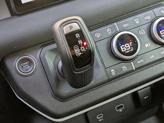 Used 2022 Land Rover Defender 90 S image 14