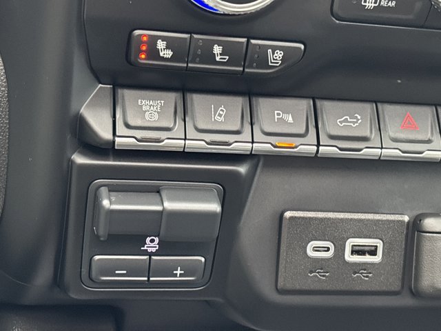 Used 2023 GMC Sierra 3500 Denali image 43